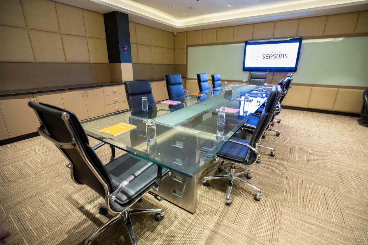 Fabhotel Prime Grand Seasons Bangalore Buitenkant foto